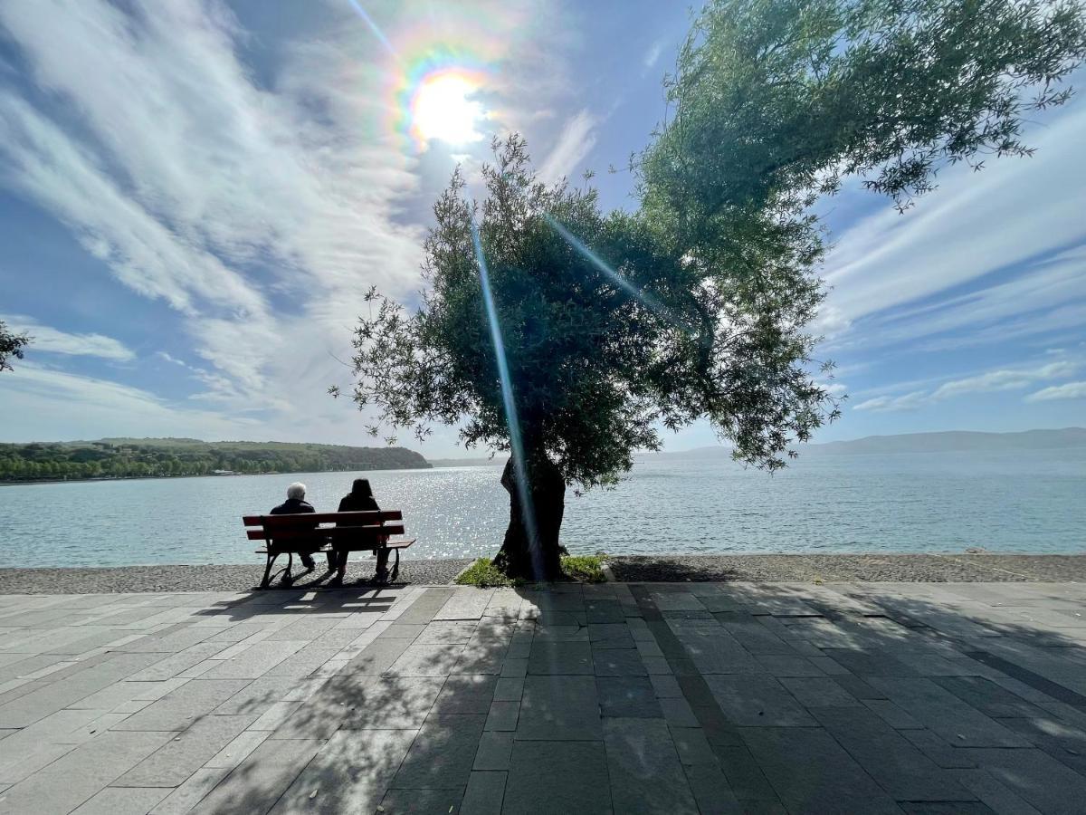 Luminoso Appartamento Sul Lago - Lake Court Anguillara Sabazia Bagian luar foto